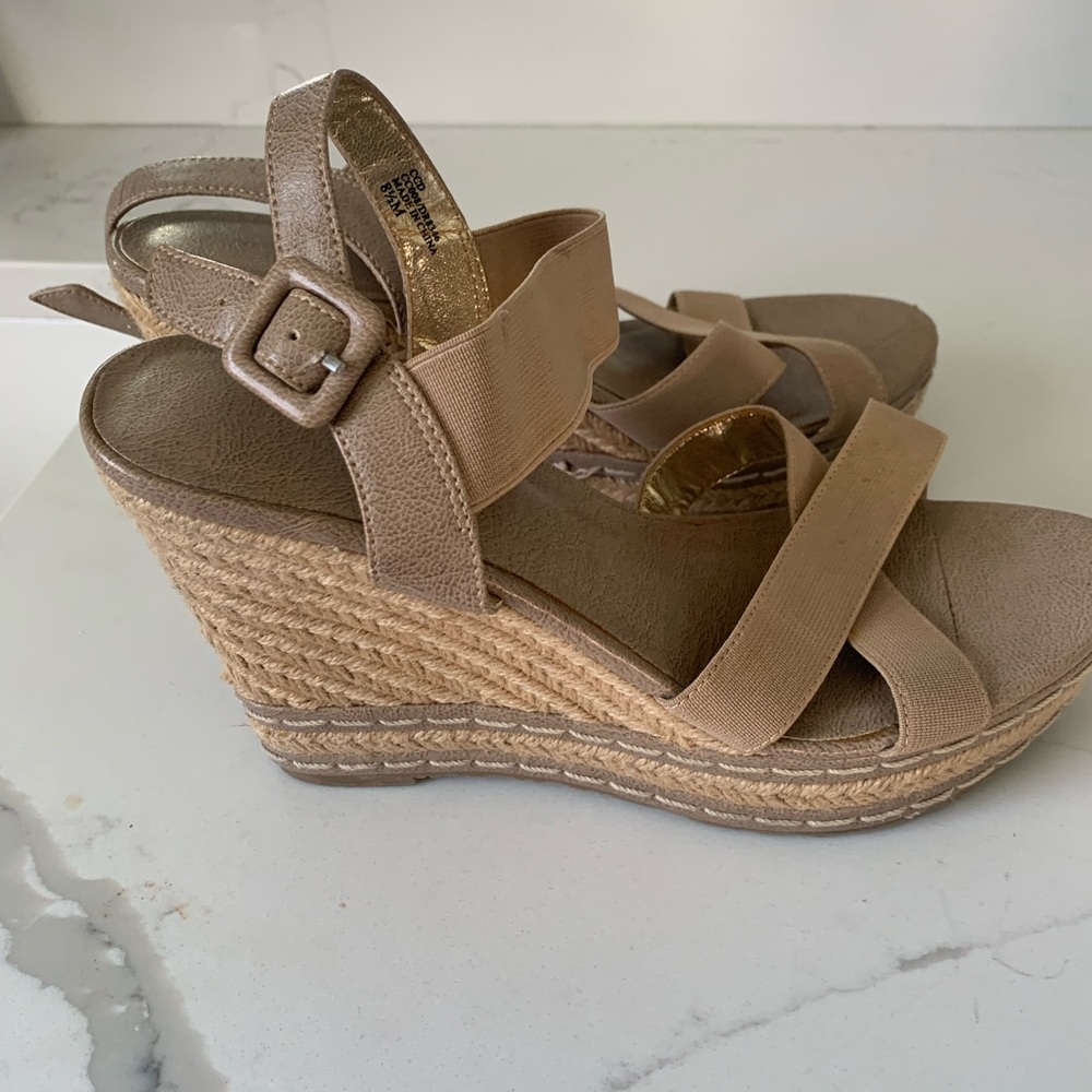 Charles by Charles David wedge espadrille